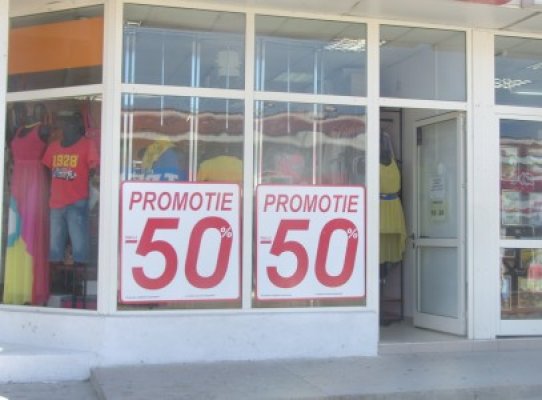 Goana după oferte: reduceri şoc în magazinele din Mamaia